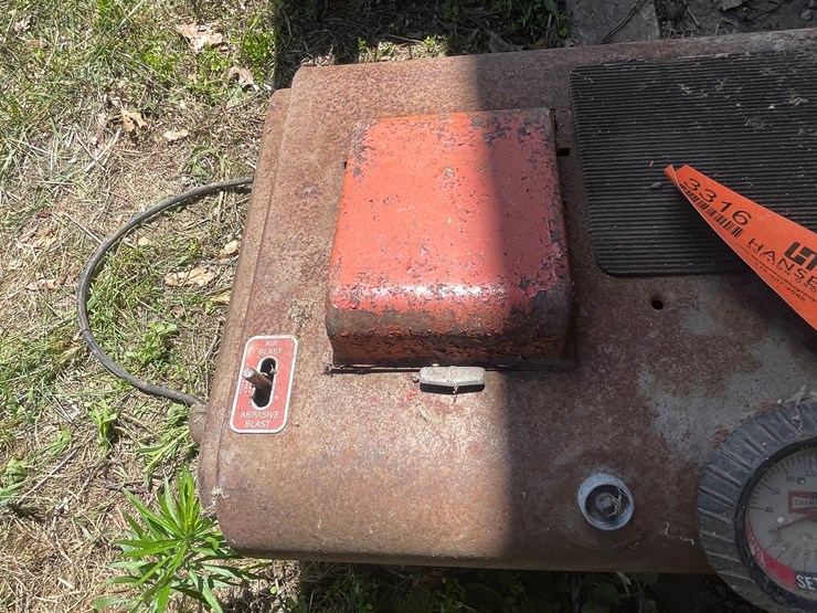 #3316-•-champion-spark-plug-service-unit-image-10