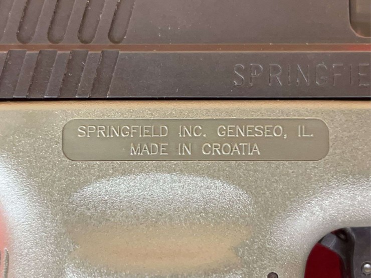 springfield-armory-model-xd-.45-acp-semiauto-pistol-image-16