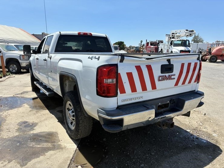 2015-gmc-3500hd-image-4