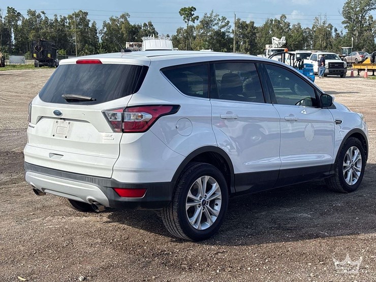 2017-ford-escape-image-3