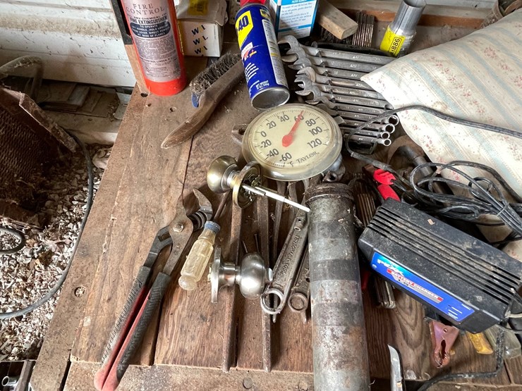#2297-•-contents-of-workbench-image-4
