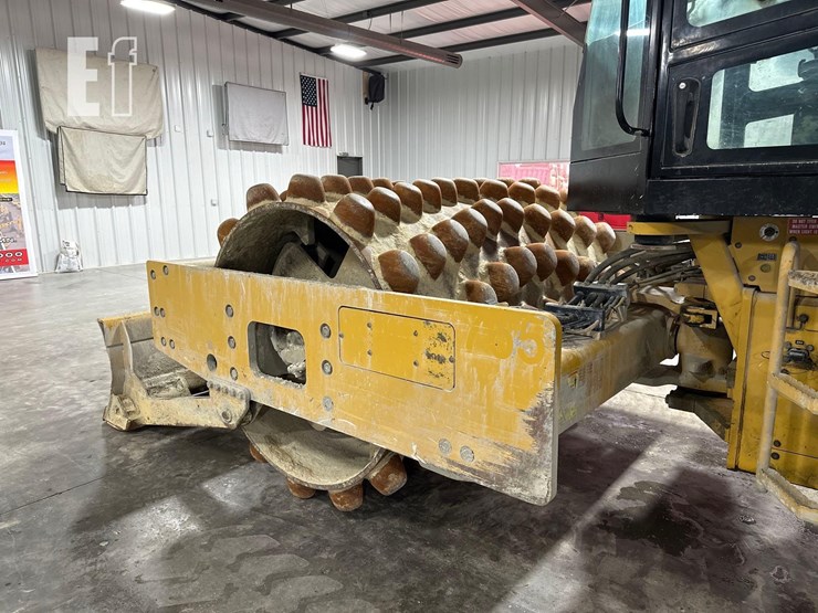 2019-caterpillar-cp56b-image-9