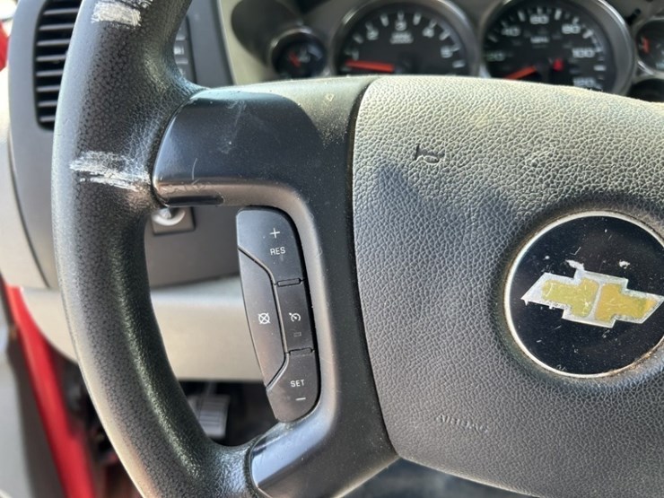2010-chevrolet-silverado-2500-image-30