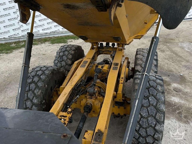 deere-260e-image-36