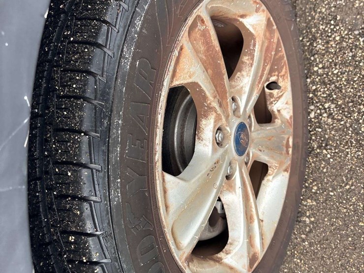 2013-ford-escape-image-17