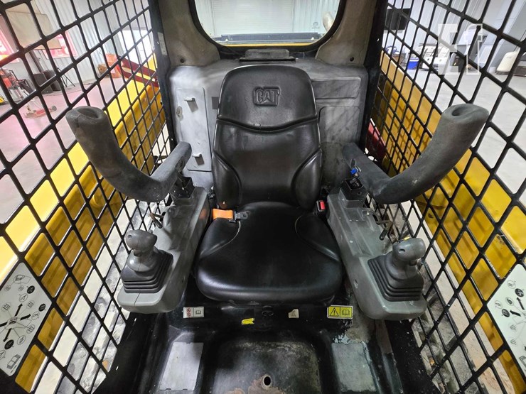 2022-caterpillar-259d3-image-14