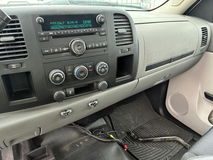 2012-gmc-sierra-2500-image-21