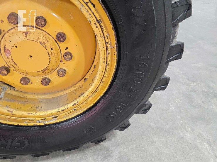 2001-caterpillar-140h-image-33