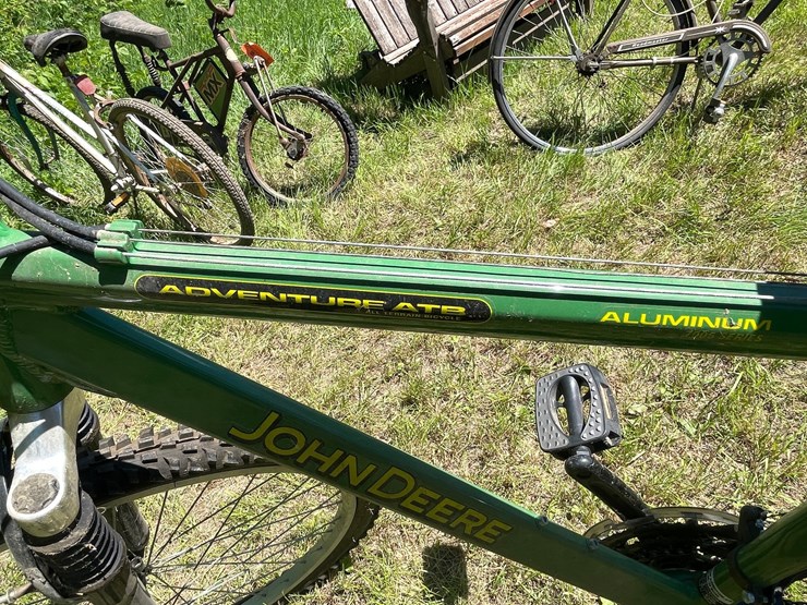 #3301-•-john-deere-aluminum-adventure-ats-bike-image-10