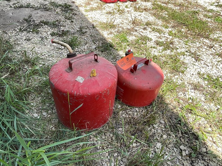 #3346-•-(2)-metal-gas-cans-image-6