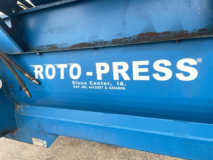 #1005-•-2008-9'-roto-press-bagger-image-27