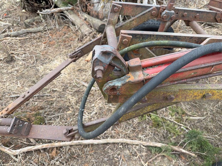mccormick-pull-type-three-bottom-plow-image-11