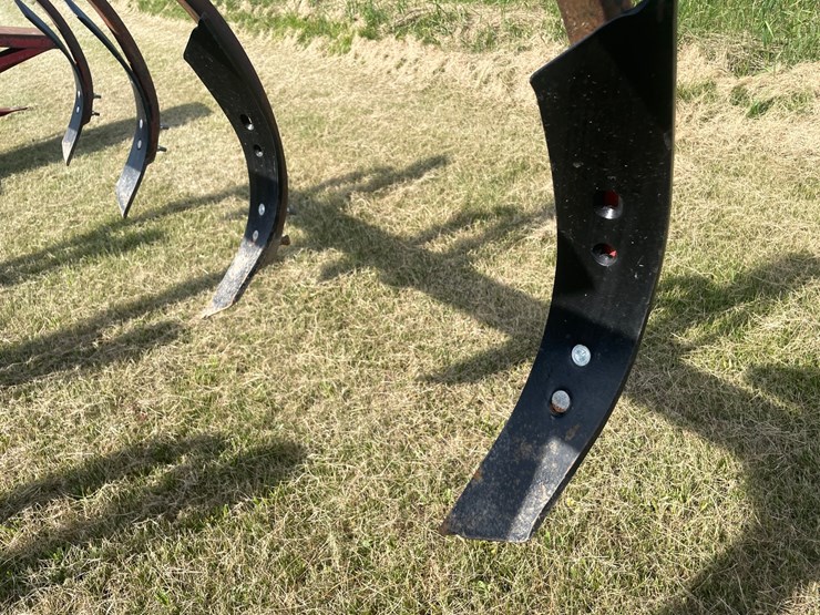 #1032-•-(9)-shank-subsoiler-image-7