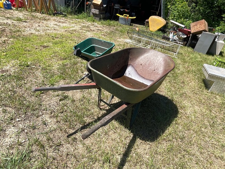 #3308-•-true-temper-wheelbarrow-and-estate-pull-behind-spreader-image-5