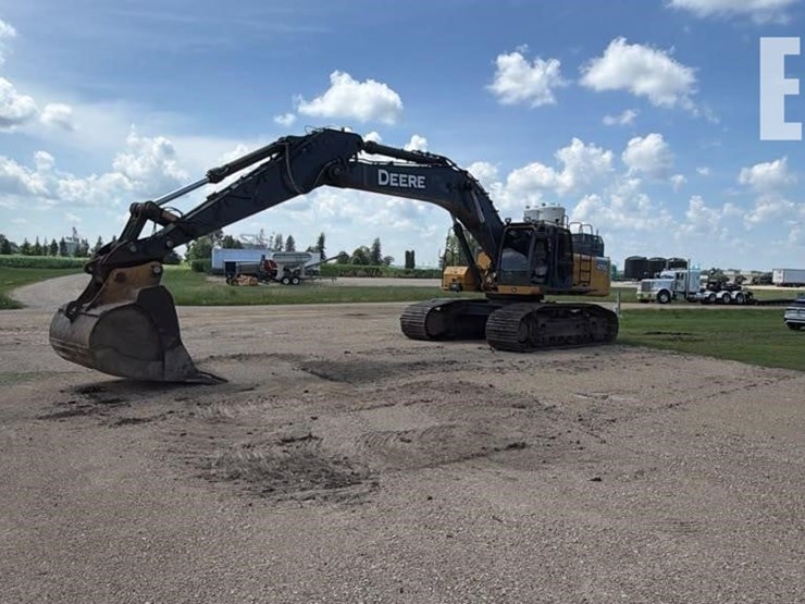 2015-deere-470g-lc-image-10