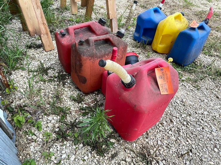 #3342-•-(4)-poly-gas-cans-image-5