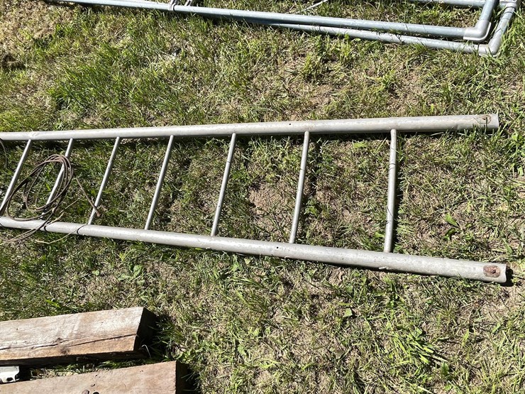#3229-•-14'-metal-ladder-and-cable-image-9