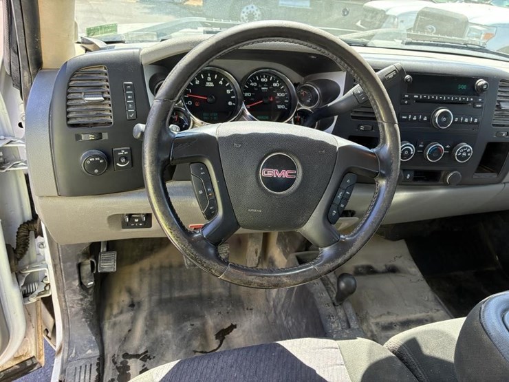 2012-gmc-sierra-2500-image-15
