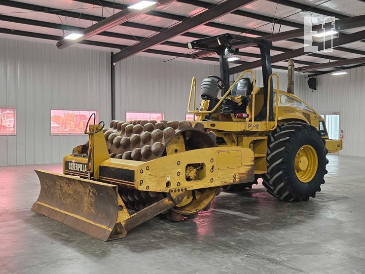 2004-caterpillar-cp-563e-image-1