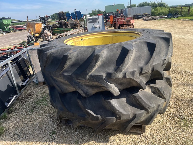 #2039-•-john-deere-tractor-duals-image-3