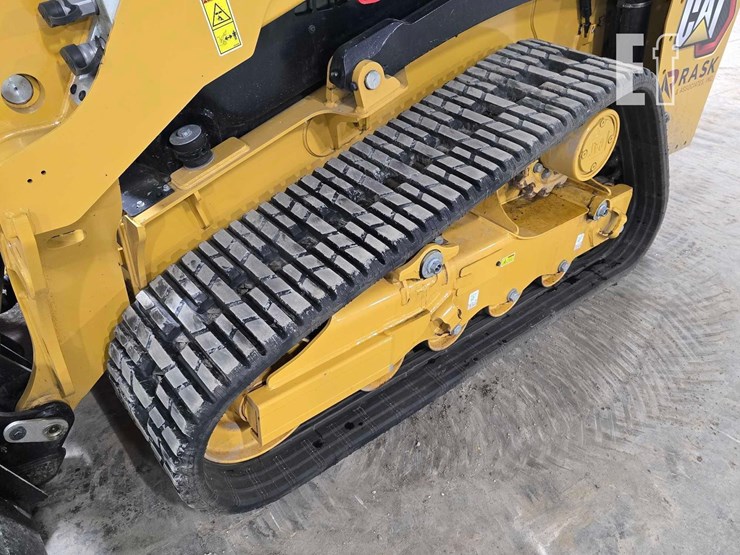 2025-caterpillar-255-image-31