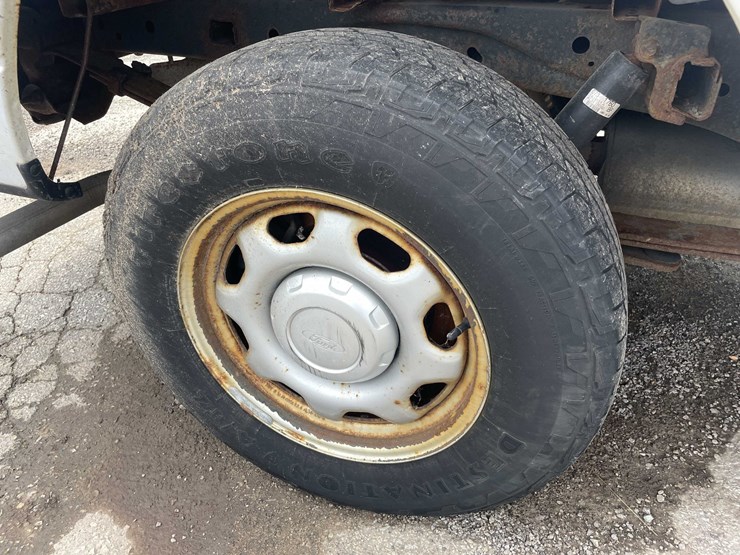 2014-ford-f150-xl-image-63