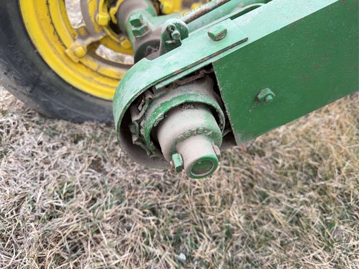 john-deere-two-row-pull-type-planter-image-13