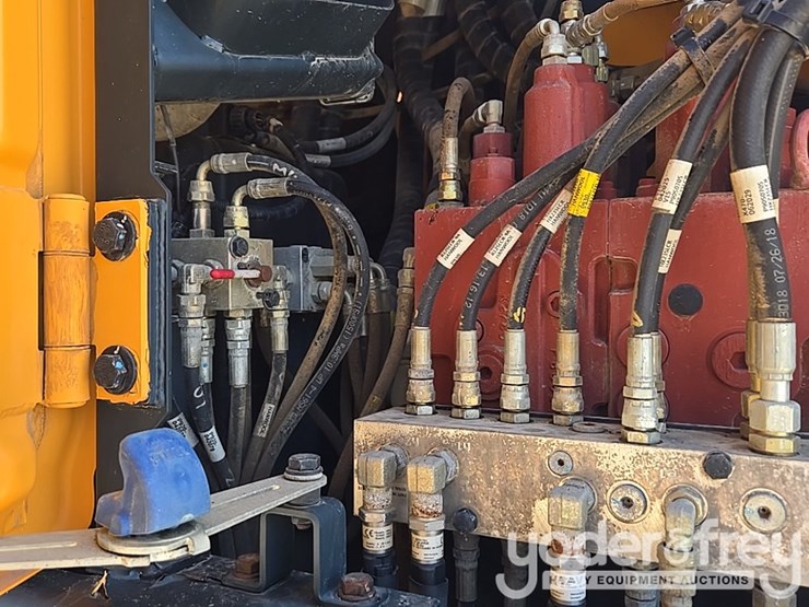 hyundai-hx235-lcr-image-40