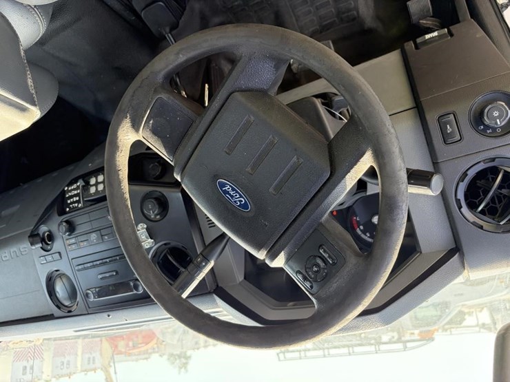 2011-ford-f250-image-17