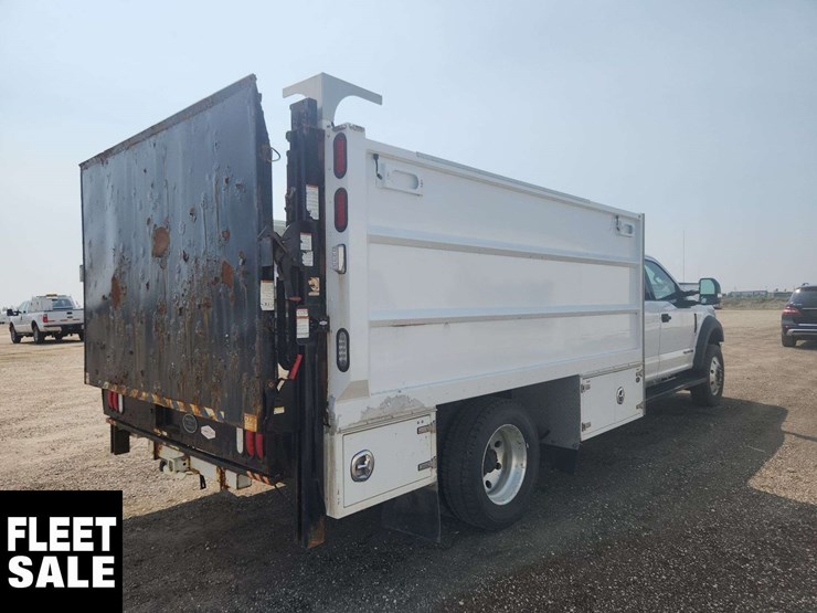 2021-ford-f550-image-4