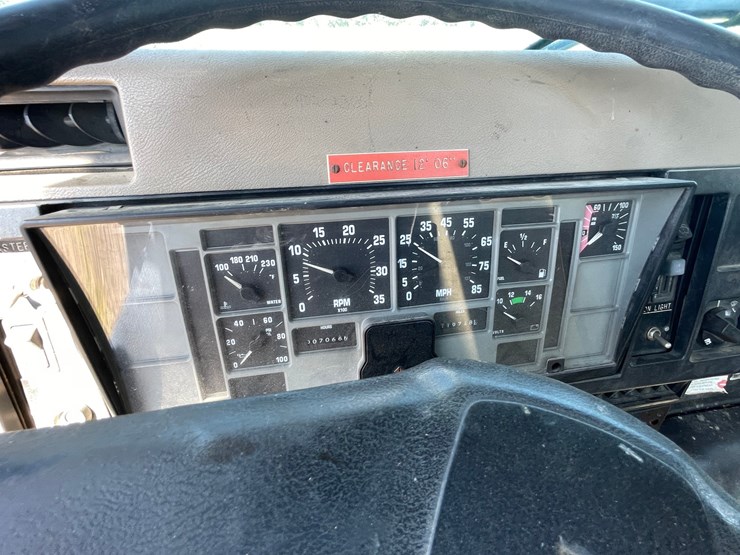 1994-international-4800-image-49