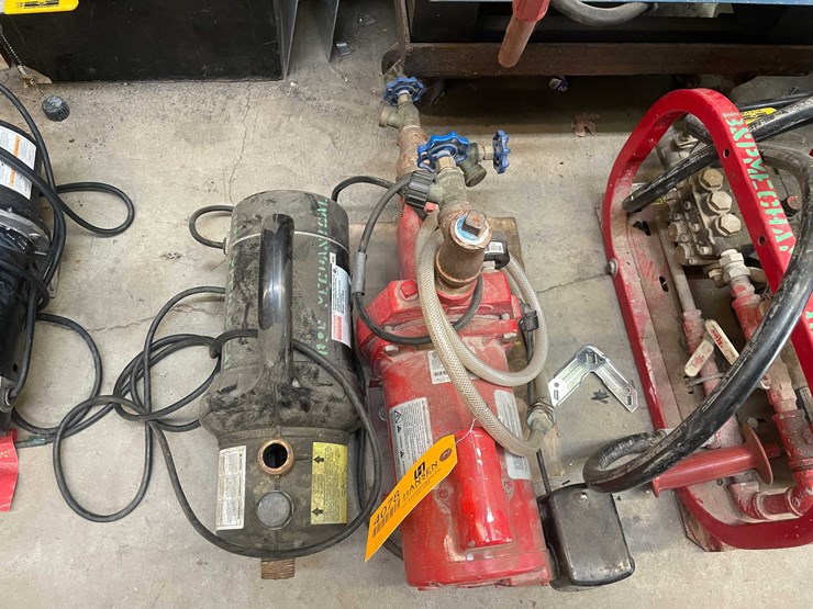 #4078-•-(2)-electric-water-pumps-with-valves-image-1