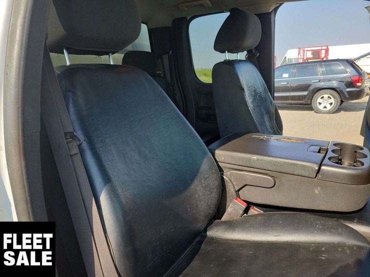 2013-chevrolet-silverado-3500hd-lt-image-46