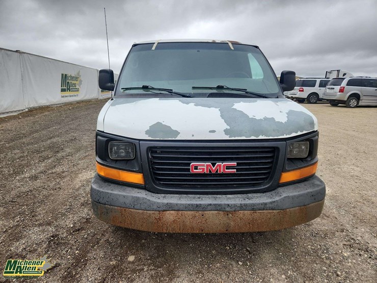 2004-gmc-2500-image-9