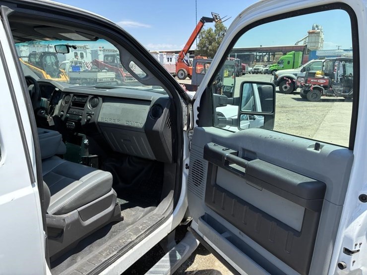 2011-ford-f250-image-10