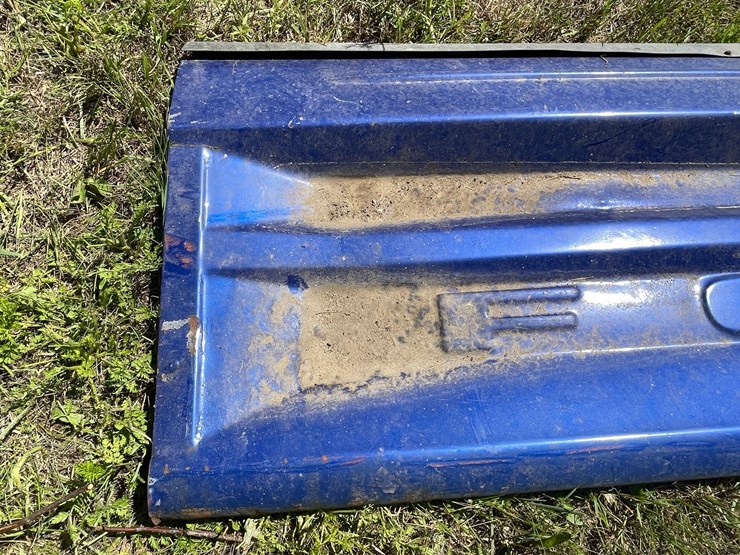 #3232-•-ford-tailgate-image-11
