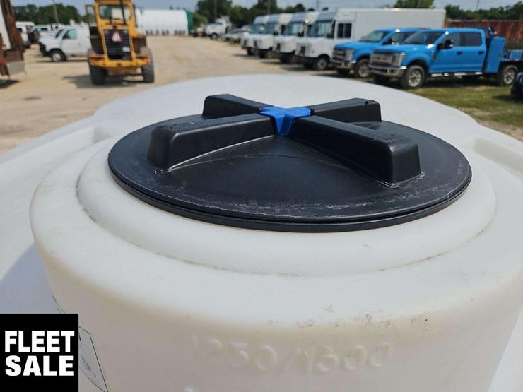 5678lt-holding-tank-image-6