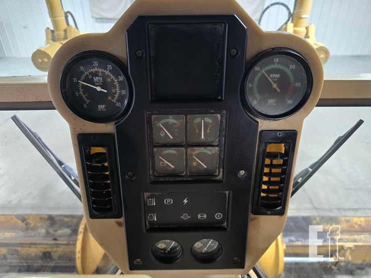 2001-caterpillar-140h-image-20