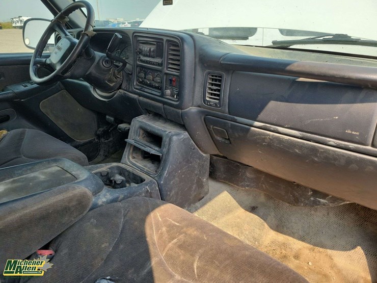 2001-gmc-sierra-3500-image-28