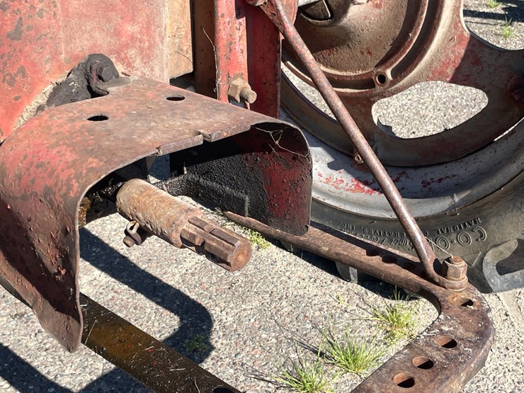 #1021-•-farmall-h-tractor-image-18