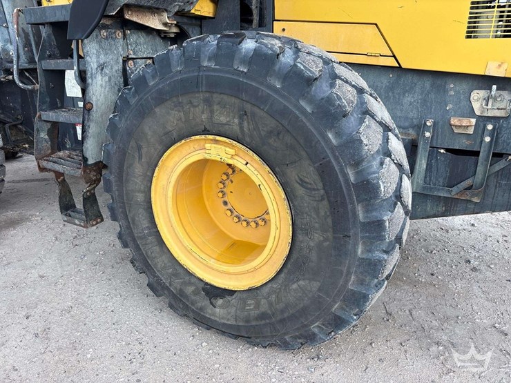 komatsu-wa380-8-image-45