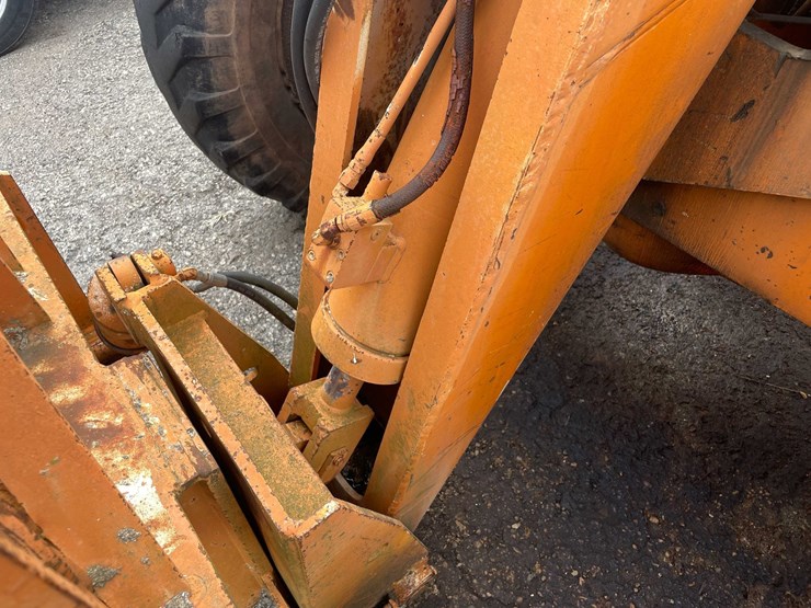 #1100-•-lull-highlander-ii-telehandler-image-12