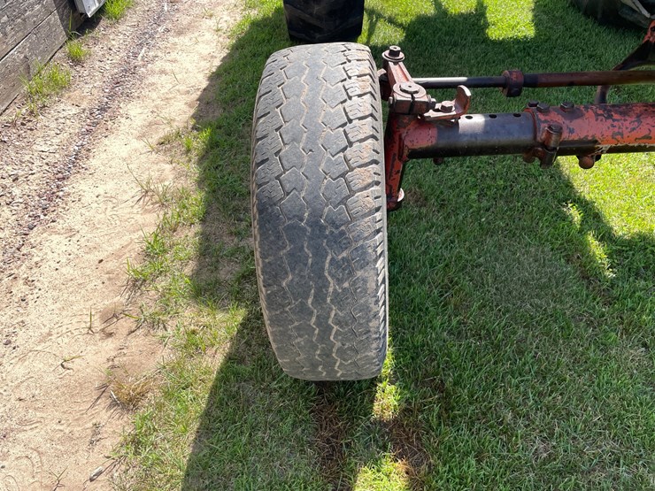 #1020-•-farmall-656-gas-tractor-(augusta,-wi)-image-16