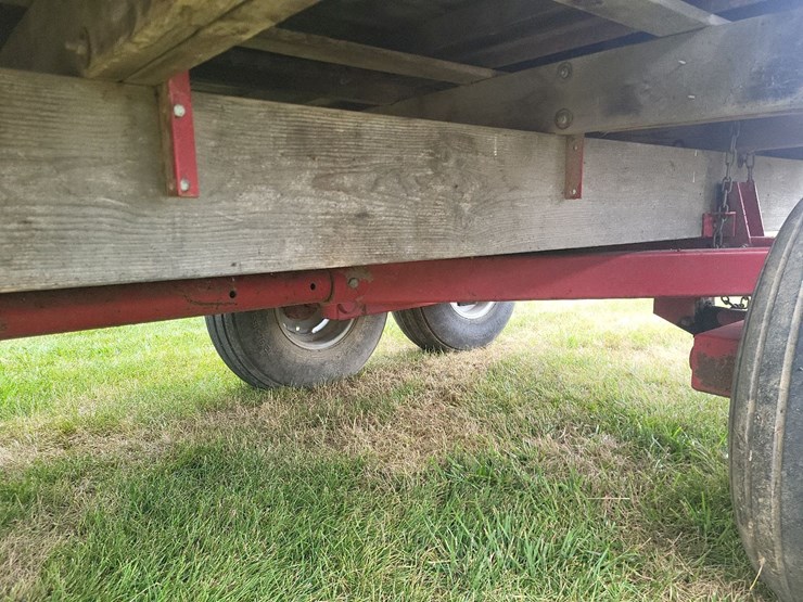gehl-970-silage-wagon-w/gehl-tandem-axle-running-gear-image-56