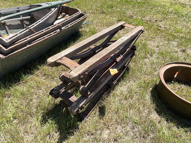 #3312-•-(2)-horse-buggy-springs-image-5