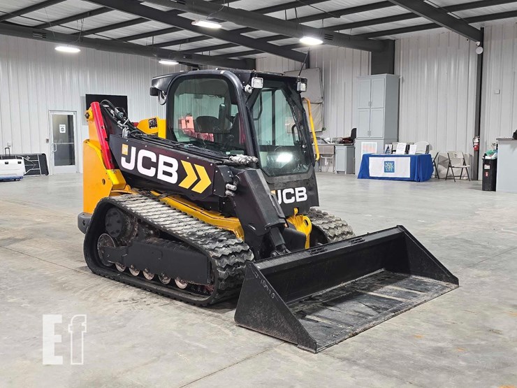 2022-jcb-3ts-8t-image-2