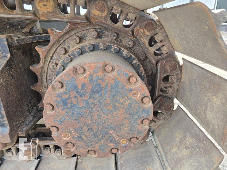 2018-deere-245g-lc-image-30