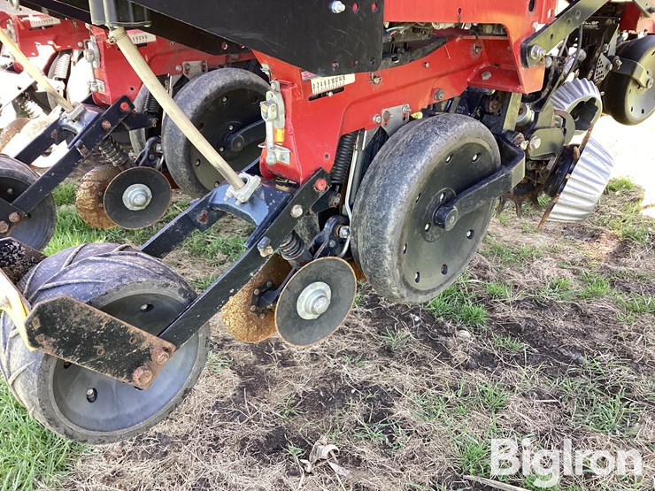 2014-case-ih-1255-image-18