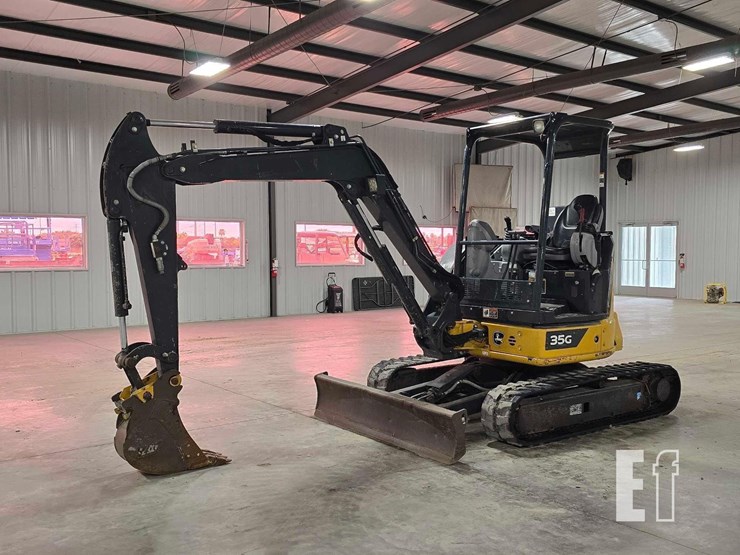 2021-deere-35g-image-1