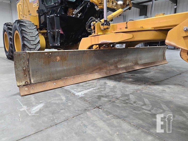 2021-caterpillar-120-image-10